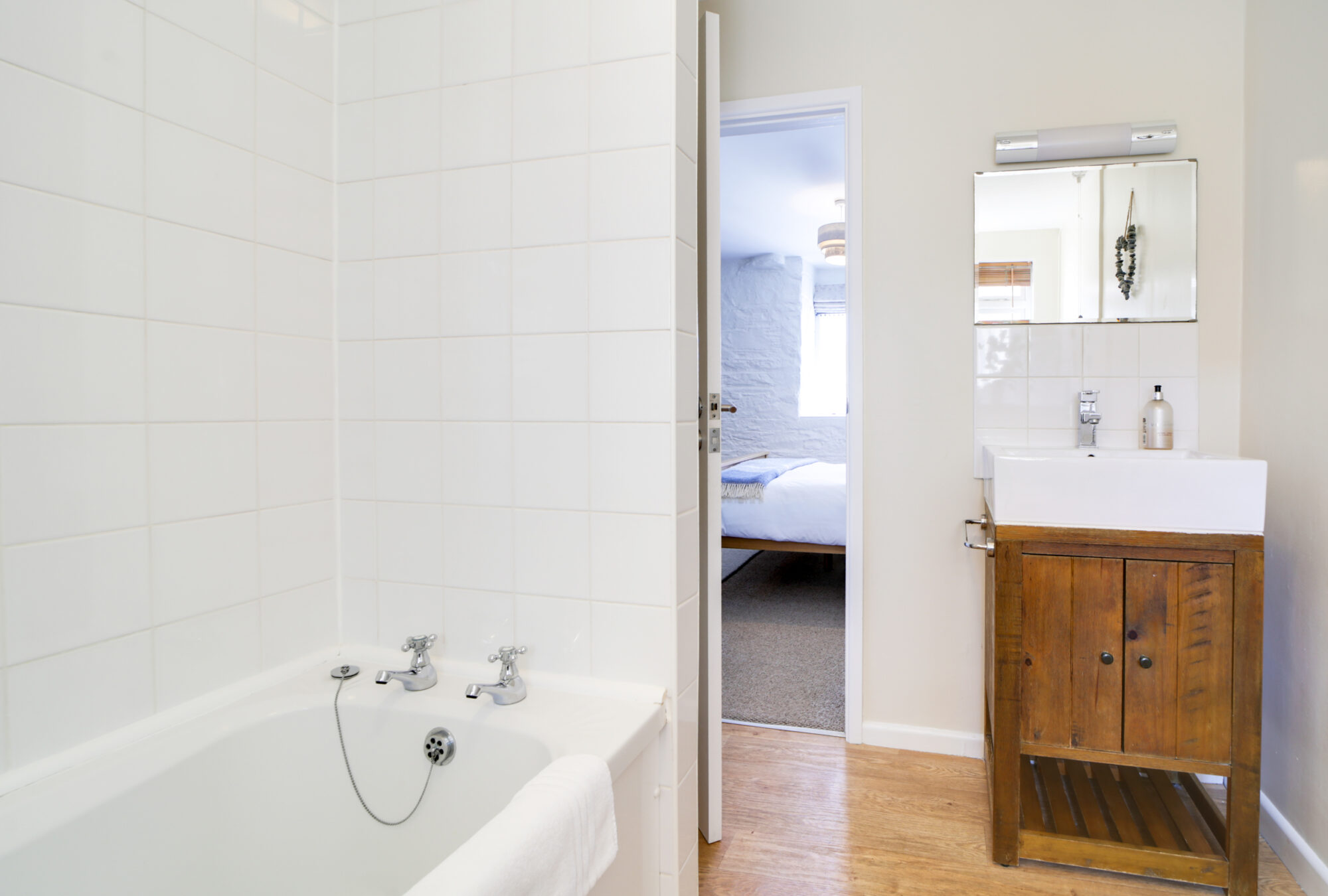 Customs House Loft, Porthleven - interiors