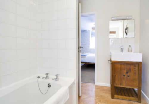 Customs House Loft, Porthleven - interiors