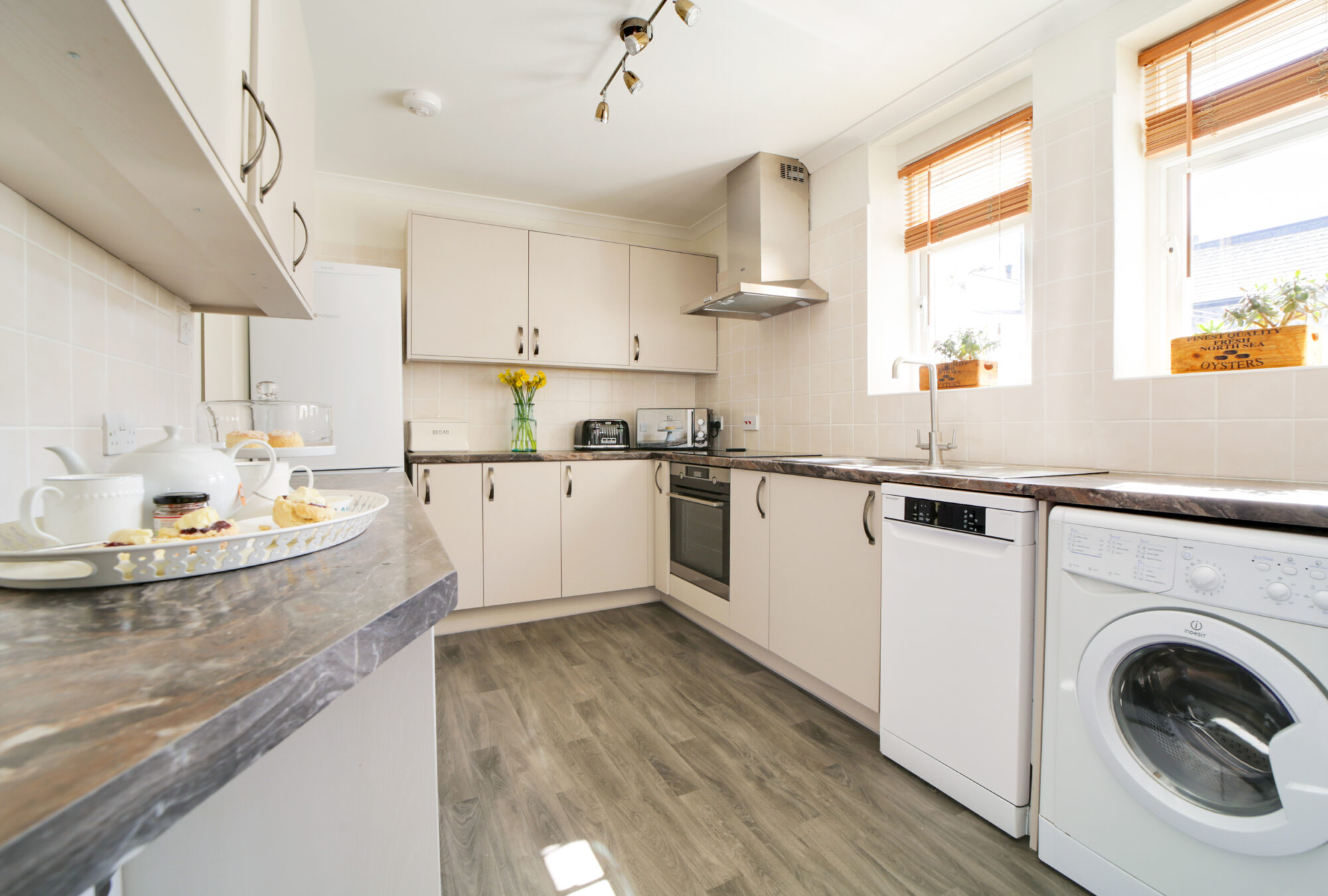 Customs House Loft, Porthleven - interiors