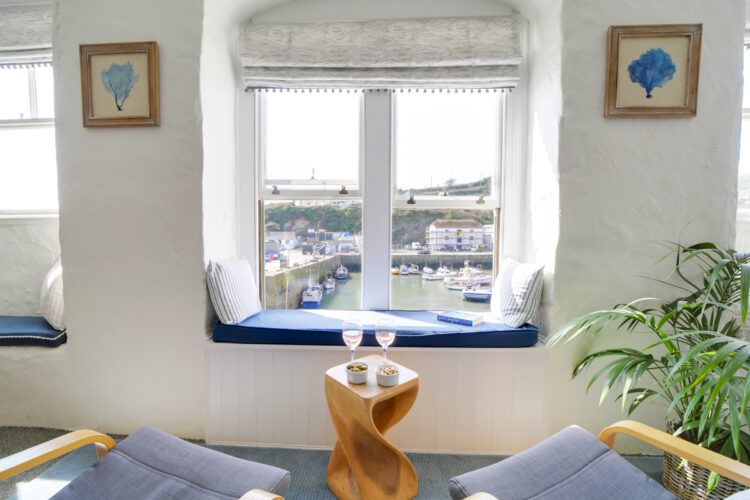 Customs House Loft, Porthleven - interiors