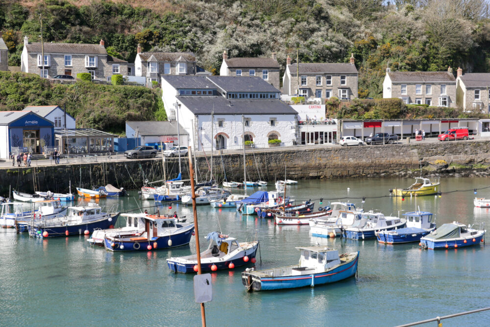 Customs House Loft, Porthleven - interiors