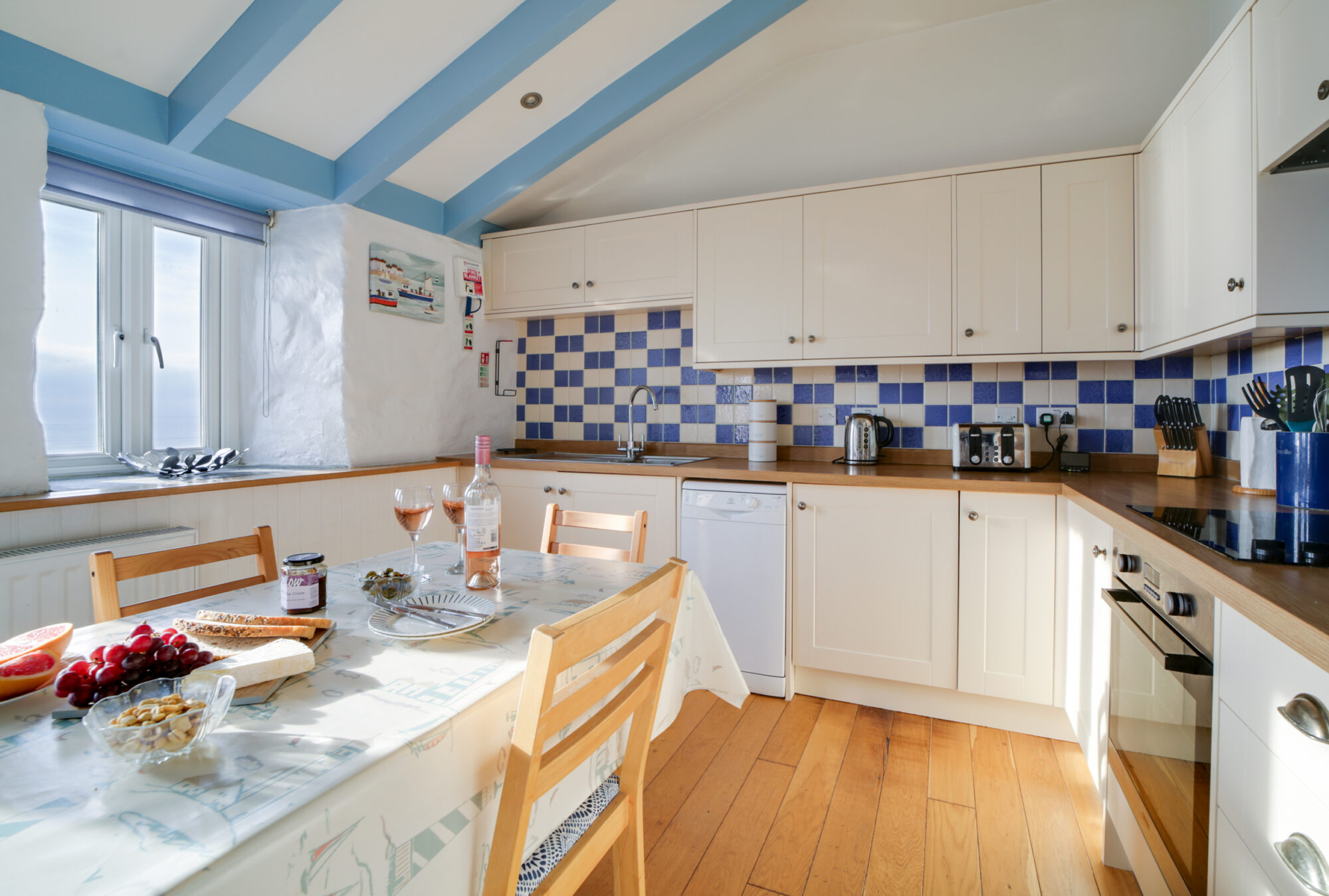 Fishermans Loft, Porthleven - Interiors