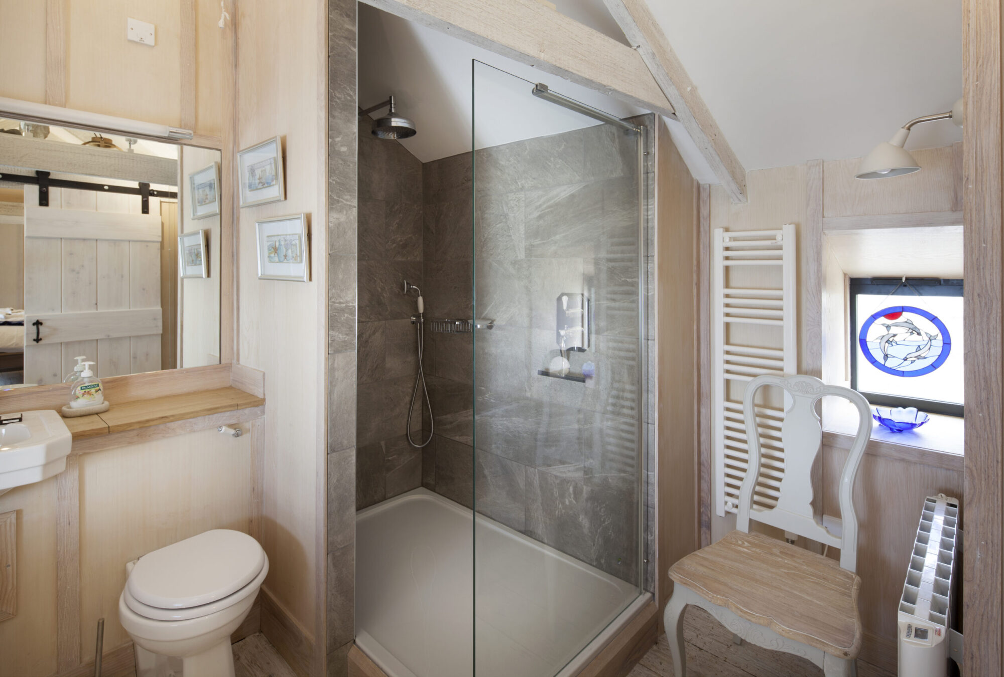 Gull's Way holiday cottage Porthleven interiors exteriors