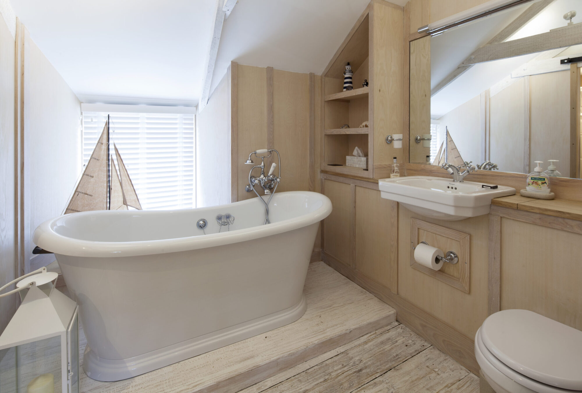 Gull's Way holiday cottage Porthleven interiors exteriors