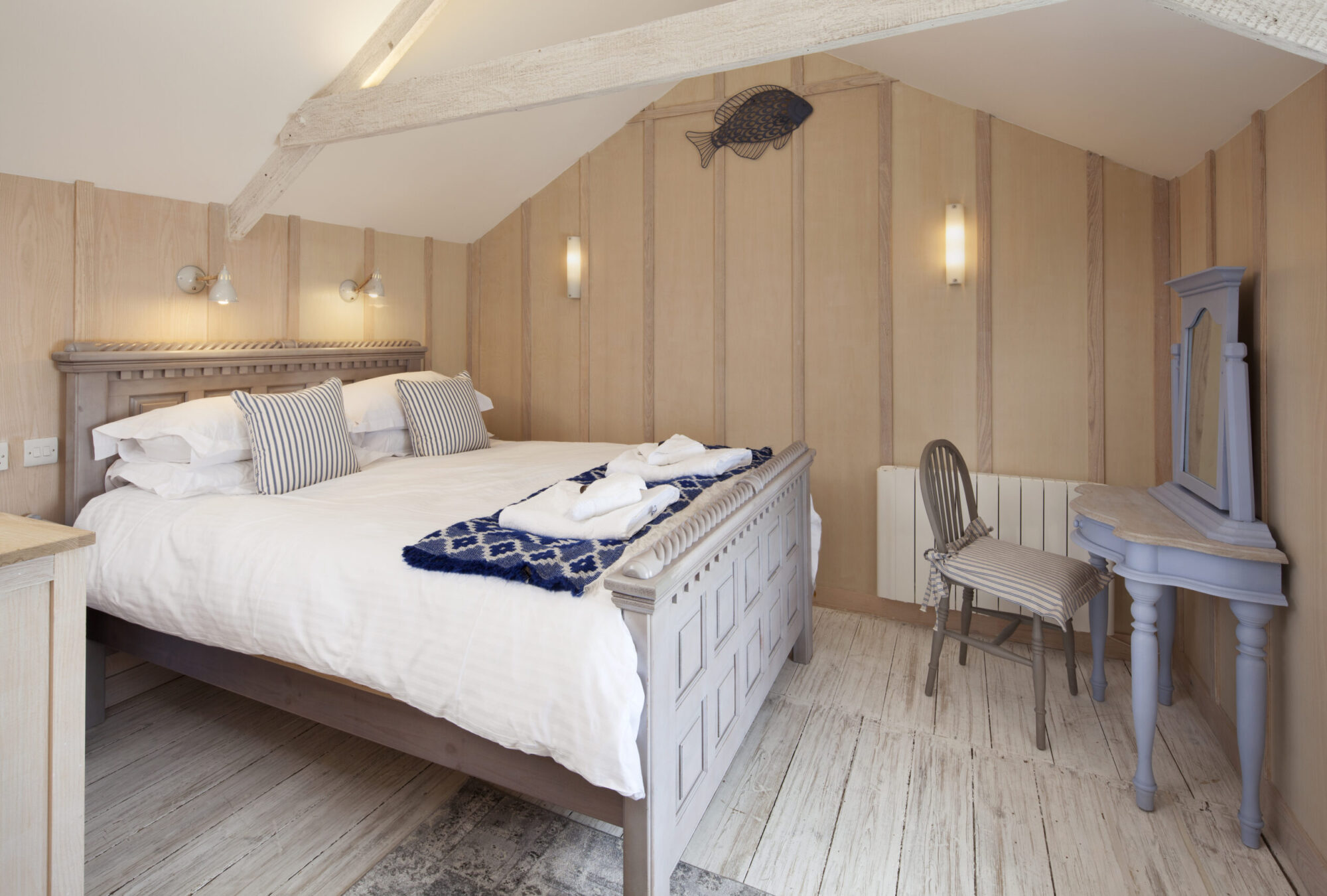 Gull's Way holiday cottage Porthleven interiors exteriors