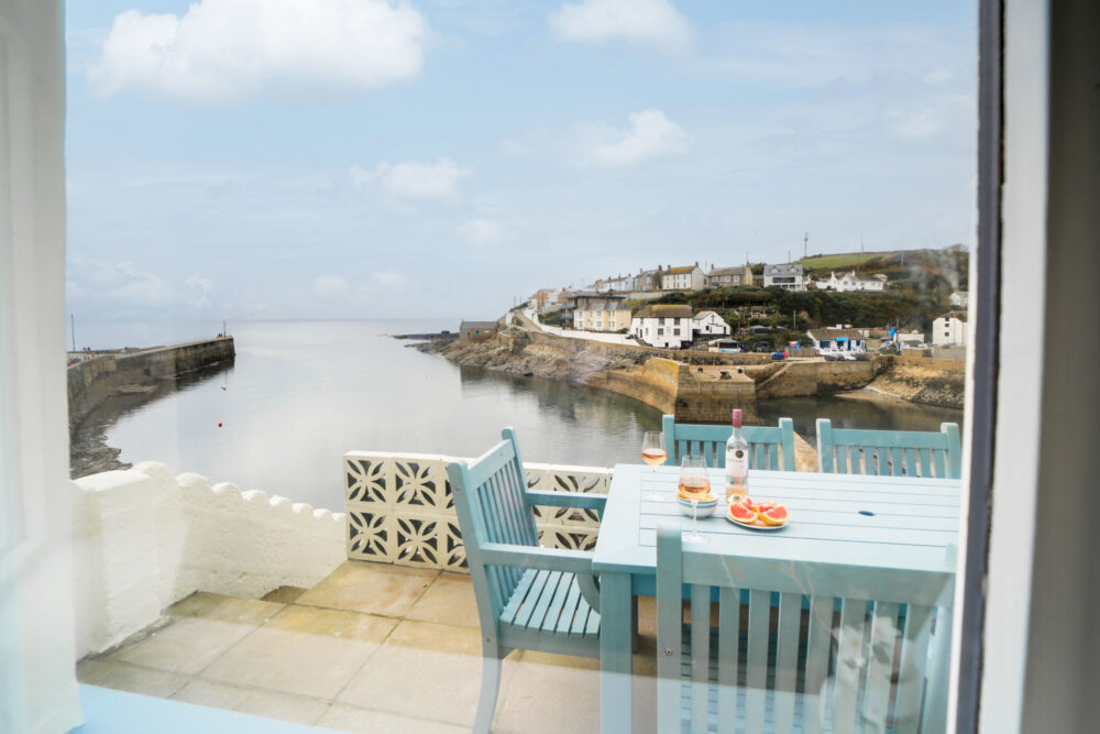 Harbour Cottage, Porthleven - interiors