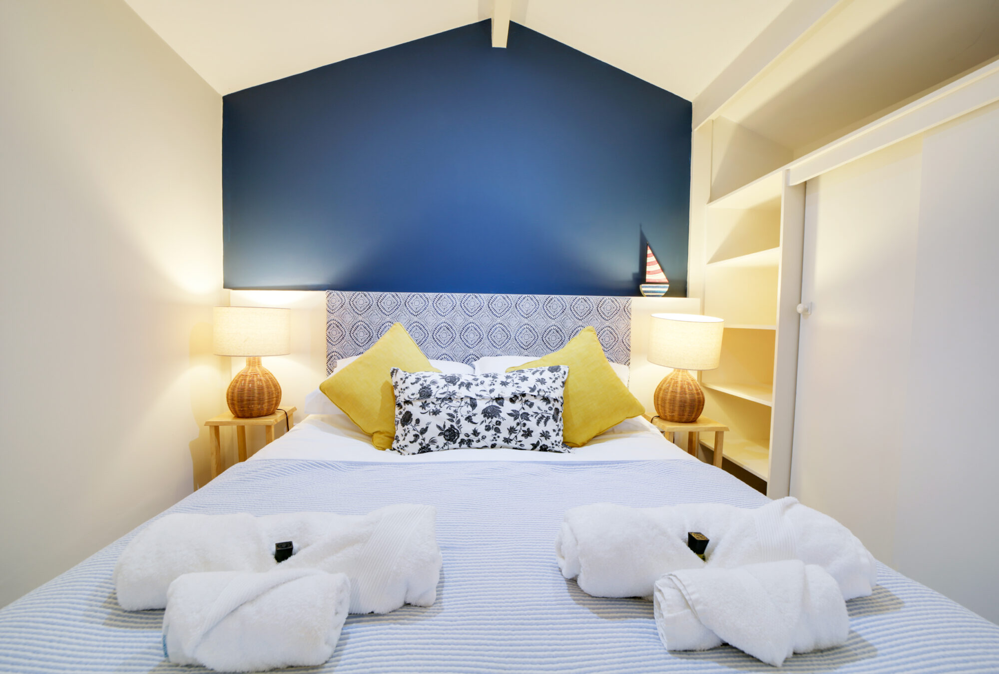 Harbour View Cottage, Porthleven - interiors