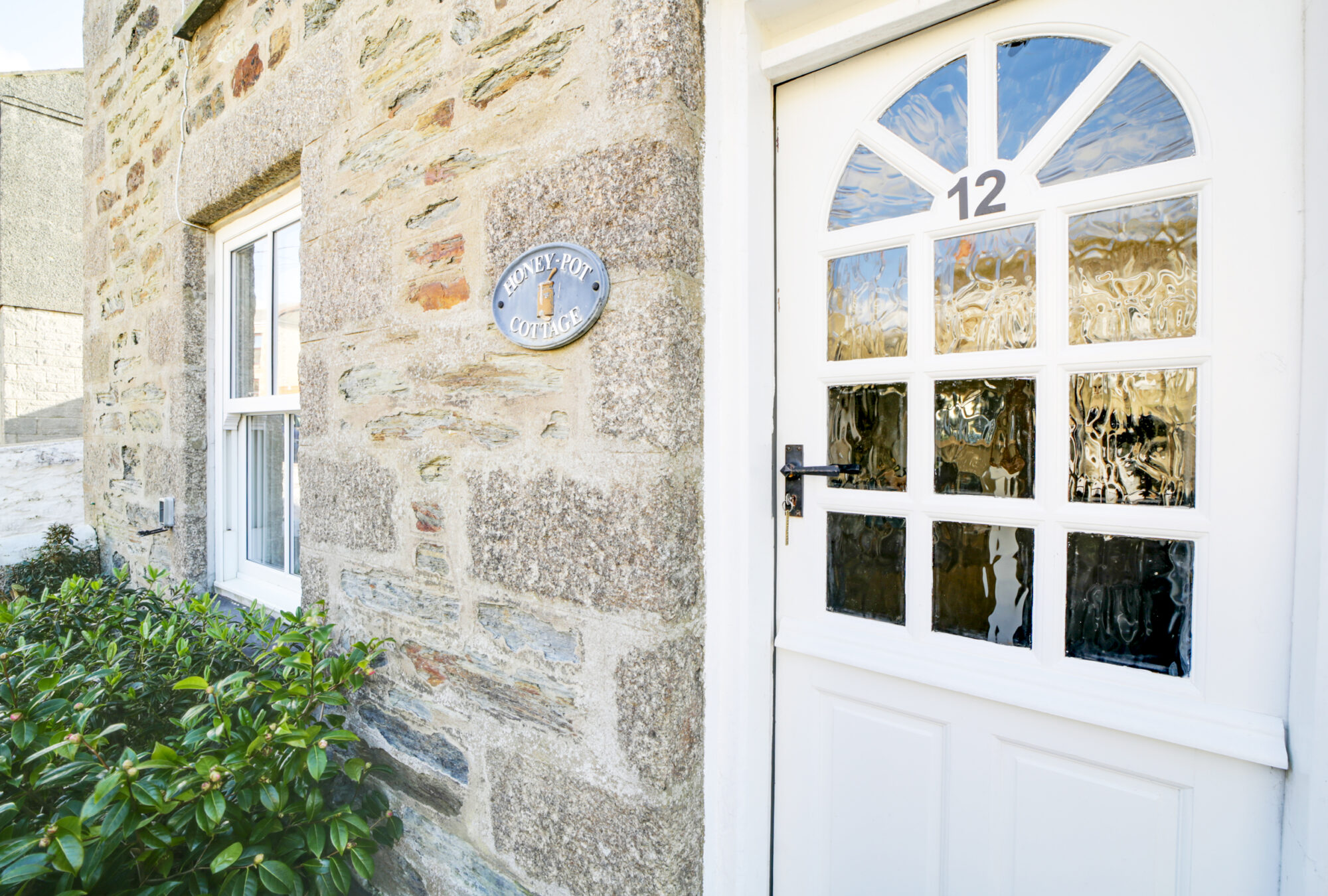 Honeypot Cottage, Porthleven - interiors