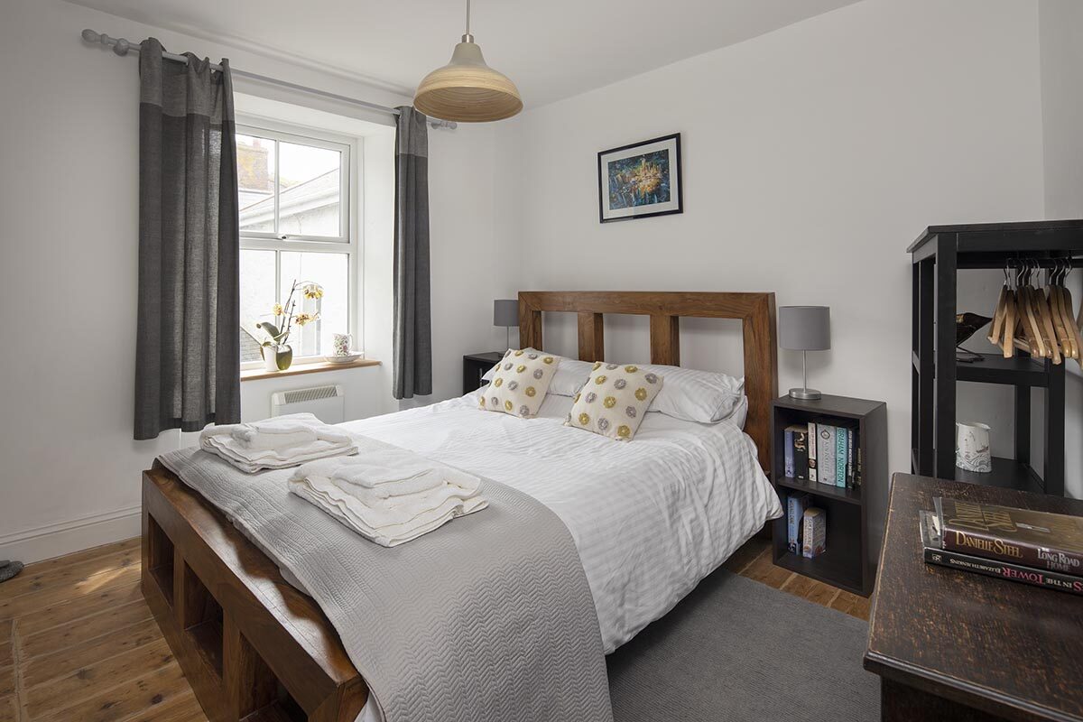 Oyster Cottage, Porthleven - interiors