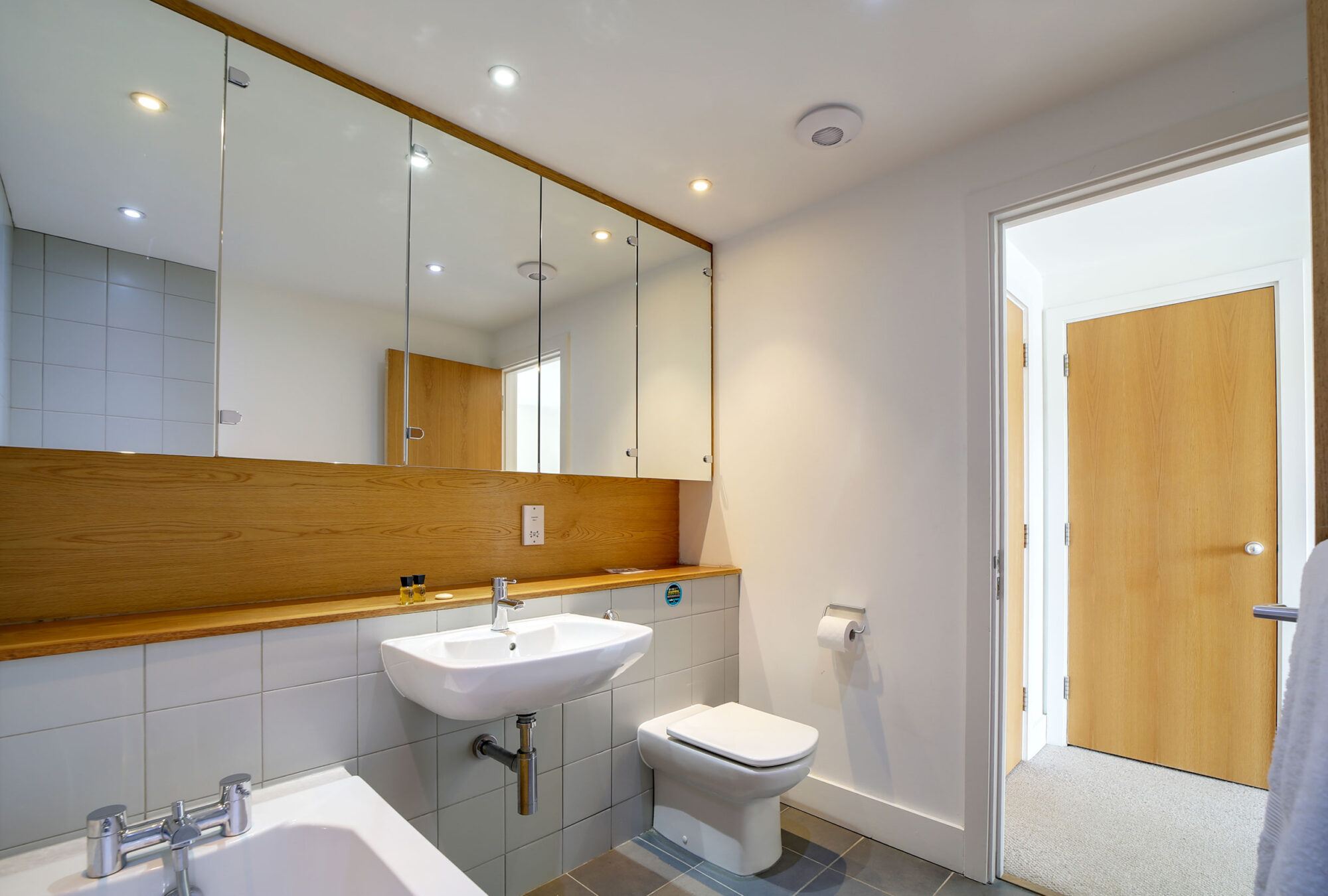 Spinnakers, Porthleven - interiors