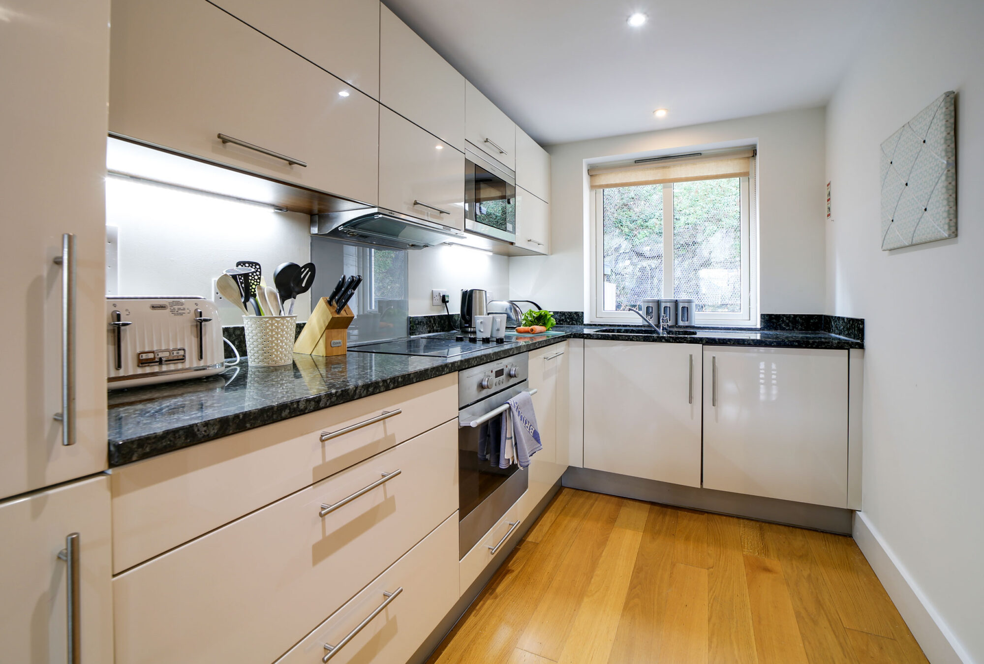 Spinnakers, Porthleven - interiors