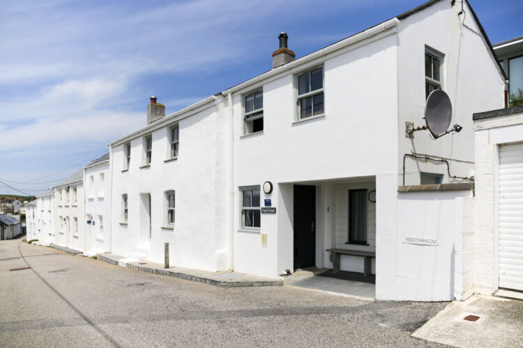 Trigg Cottage, Porthleven - interiors