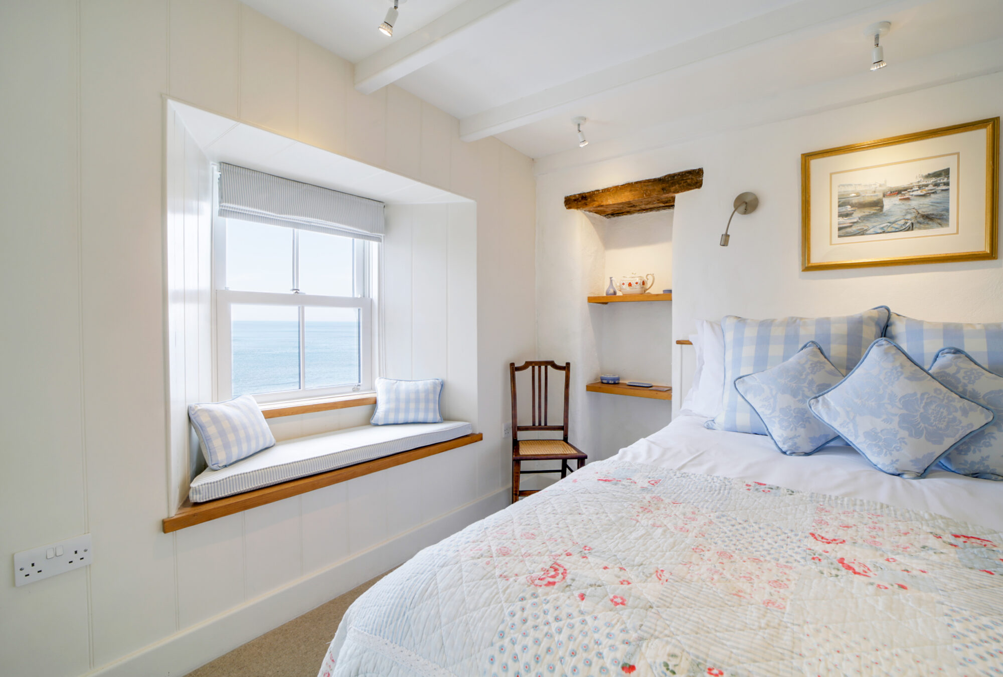 Trigg Cottage, Porthleven - interiors