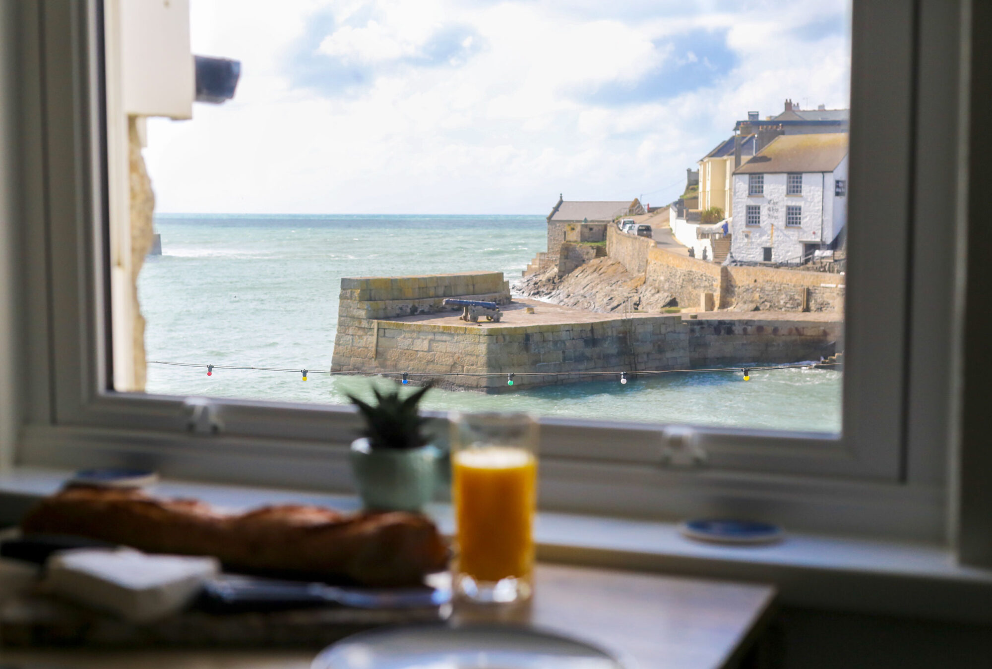Wavecrest, Porthleven - interiors