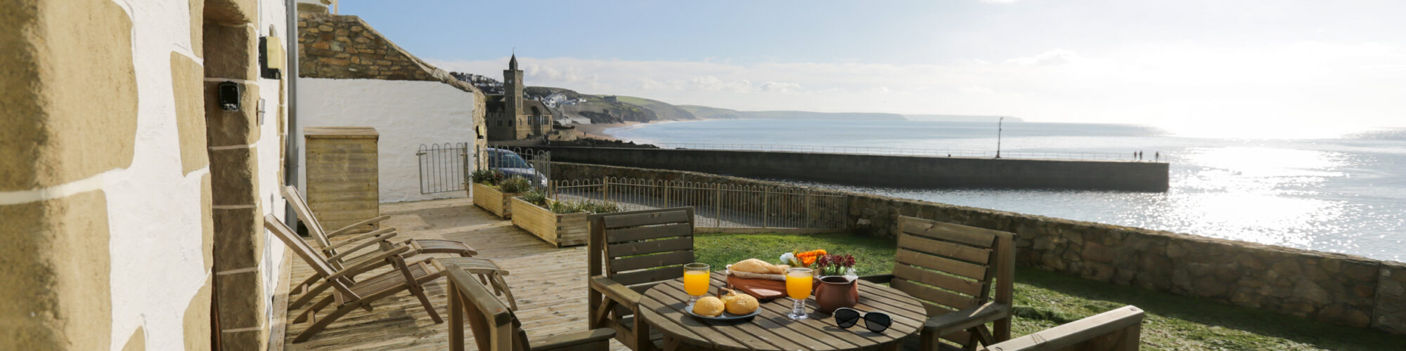 Fisherman's retreat, Porthleven - outside view