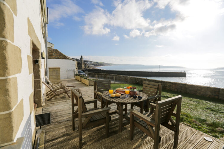 Fisherman's retreat, Porthleven - outside view