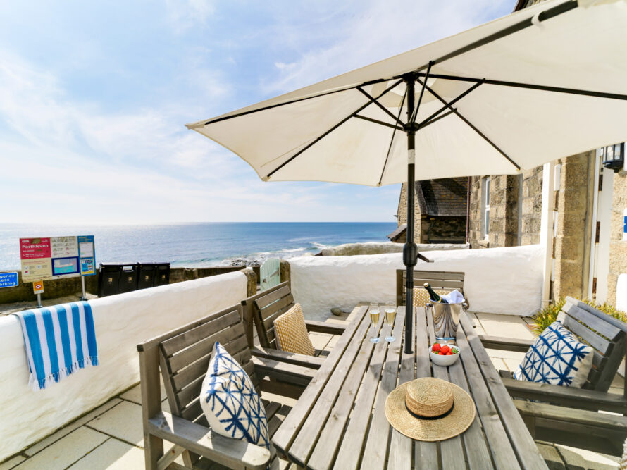 Beachcomber Cottage - Patio view